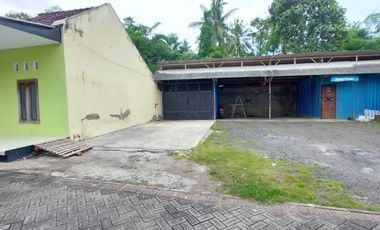 Dijuql Rumah Siap Uuni Dekat Stasiun Kereta Api Banyuwangi Kota