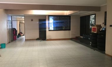 Disewakan Rumah Raya Kertajaya Indah Cocok utk Usaha!