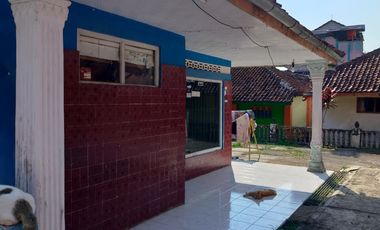 RUMAH 4 KAMAR TIDUR DENGAN TANAH PEKARANGAN MUAT 11 MOBIL DI CIAMIS