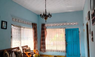 RUMAH 4 KAMAR TIDUR DENGAN TANAH PEKARANGAN MUAT 11 MOBIL DI CIAMIS