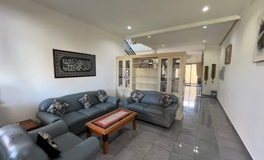 Villa di pinggir pantai Montong,Batu Layar dekat Senggigi Lombok