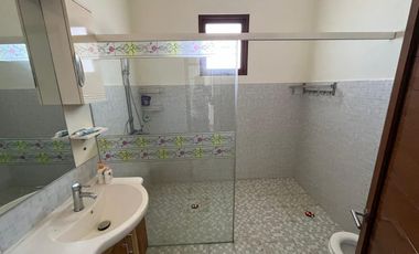 Villa di pinggir pantai Montong,Batu Layar dekat Senggigi Lombok