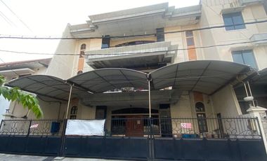 Dijual Rumah dan Bisnis Kos Daerah Siwalankerto Semi Furnish