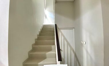 JUAL CEPAT 238m2 Perumahan Green Hills Jl Kapten Haryadi Palagan Hyatt