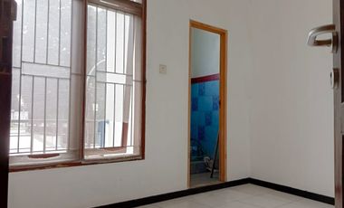 Disewakan Rumah plus Toko di jln Utama Gunung Batu