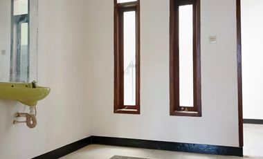 Disewakan Rumah plus Toko di jln Utama Gunung Batu