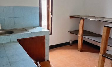 Disewakan Rumah plus Toko di jln Utama Gunung Batu