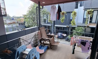 DISEWAKAN ATAU DI JUAL RUMAH DI JAKAGAKARSA Jakarta Selatan