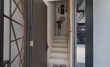 DISEWAKAN ATAU DI JUAL RUMAH DI JAKAGAKARSA Jakarta Selatan