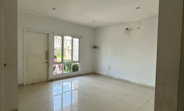 Disewakan Rumah 2 Lantai di Kawasan Summarecon Cluster Berly