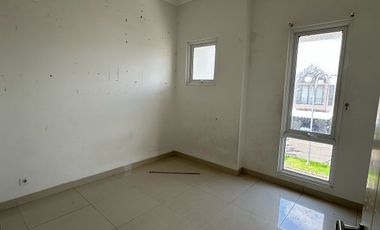 Disewakan Rumah 2 Lantai di Kawasan Summarecon Cluster Berly