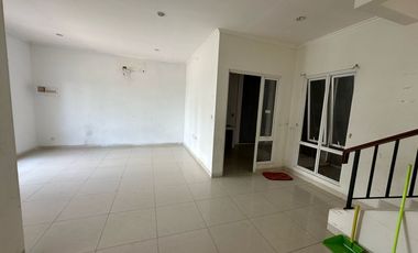 Disewakan Rumah 2 Lantai di Kawasan Summarecon Cluster Berly