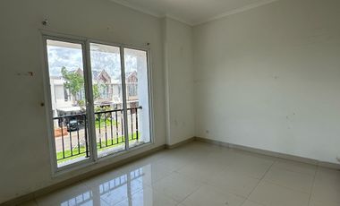 Disewakan Rumah 2 Lantai di Kawasan Summarecon Cluster Berly