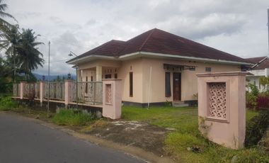 Dijual 2 rumah satu lokasi, view sawah dan gunung. Daerah Mungkid