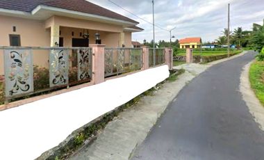 Dijual 2 rumah satu lokasi, view sawah dan gunung. Daerah Mungkid