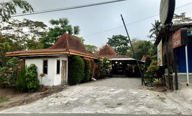 Resto Villa Joglo Kaliurang Utara dekat Merapi Golf Yogyakarta