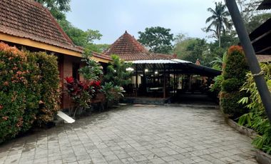 Resto Villa Joglo Kaliurang Utara dekat Merapi Golf Yogyakarta