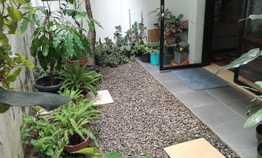 Dijual rumah one gate system Gegerkalong-Setiabudi Bandung Full furnis