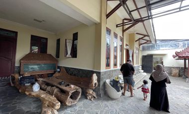 Rumah Besar Nyaman Tenang Dkt Internasional School jalan Nakula Sadewa dukuh sidomukti Salatiga