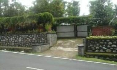 Villa + Kebun Durian dan Manggis Pinggir Jalan Raya Wanayasa Purwakart