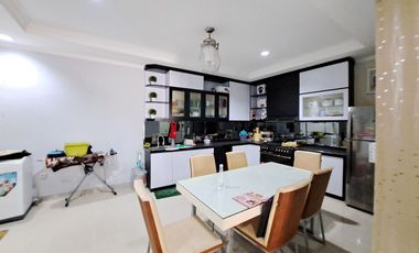 Dijual Rumah Strategis 2 Lantai dekat Stasiun Serpong Siap KPR J-13516