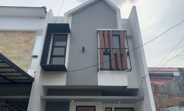 Rumah 2 Lantai 8 Menit ke RS Mitra Keluarga Jatiasih Siap Huni J-35044