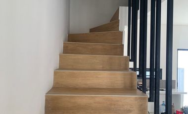 Rumah 2 Lantai 8 Menit ke RS Mitra Keluarga Jatiasih Siap Huni J-35044