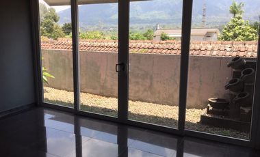 Rumah Full View Gunung Ungaran Selangkah Dari Jalan Raya Diponegoro Ungaran