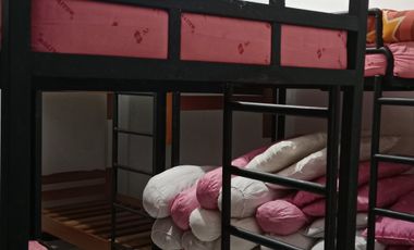 Harian sewa 4 kamar vila kolam renang di cipanas Dekat Factory outlet