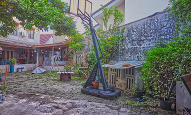 Dijual gudang lengkap dengan area bongkar muat di Villa Melati Mas