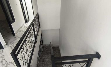 DIJUAL RUMAH TINGGAL 4 KAMAR TIDUR STRATEGIS DI RUNGKUT TERKEREN