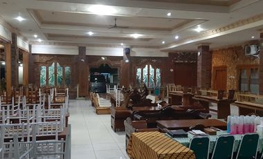 1853. Dijual Rumah makan aktif di Yos Sudarso Jombang