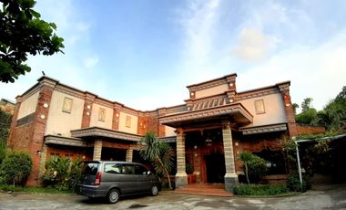 1853. Dijual Rumah makan aktif di Yos Sudarso Jombang