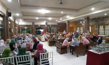 1853. Dijual Rumah makan aktif di Yos Sudarso Jombang