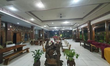 1853. Dijual Rumah makan aktif di Yos Sudarso Jombang