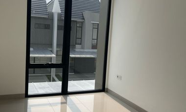 Disewakan Rumah PIK2 10x15 Hook Special Hadap Danau Kosongan