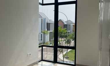 Disewakan Rumah PIK2 10x15 Hook Special Hadap Danau Kosongan