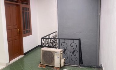 Disewakan Rumah Area Duren Sawit Jaktim ( Fa)