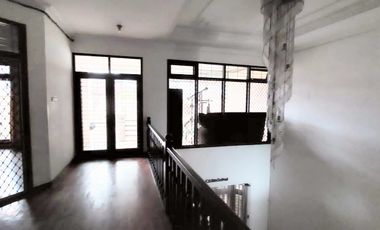 DijuaL Rumah LANGKA  HADAP TIMUR  MURAH di PURI INDAH - JAKARTA BARAT