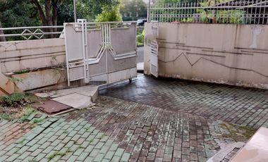 DijuaL Rumah LANGKA  HADAP TIMUR  MURAH di PURI INDAH - JAKARTA BARAT