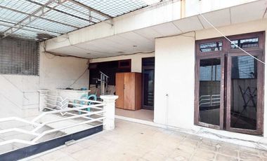 DijuaL Rumah LANGKA  HADAP TIMUR  MURAH di PURI INDAH - JAKARTA BARAT
