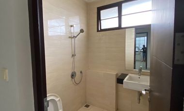 Disewakan Rumah 5 AC Cluster East Asia Green Lake City