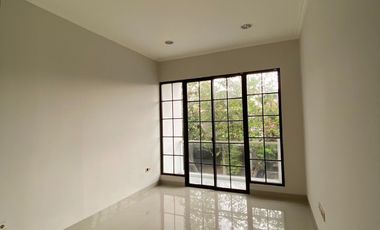 Disewakan Rumah 5 AC Cluster East Asia Green Lake City