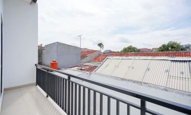 Rumah 2 Carport 10 Mnt ke Stasiun Bekasi Siap Huni Sudah Renov J-27653