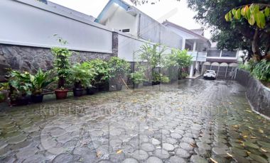 RUMAH LUAS , NYAMAN dan TERAWAT di BUKIT DAGO