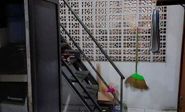Dijual Cepat Rumah dan Tanah di Jatiwaringin Bekasi