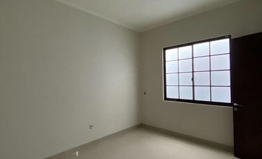 Disewakan Unit Rumah Rapih Ready di Green Lake City