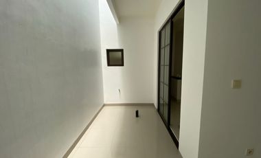 Disewakan Unit Rumah Rapih Ready di Green Lake City