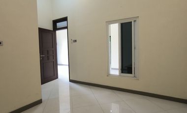 Rumah solo Gentan Purbayan dekat luwes pajang Laweyan