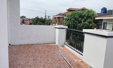 Rumah dijual Baru 2 Lantai, Jatiwaringin, Bekasi dekat LRT Jatibening